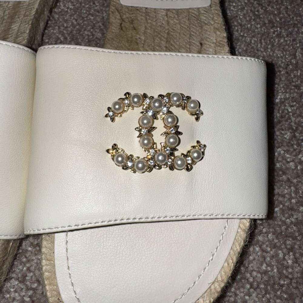 CHANEL Cream Espadrilles with Gold Accents - Picture 4 of 8